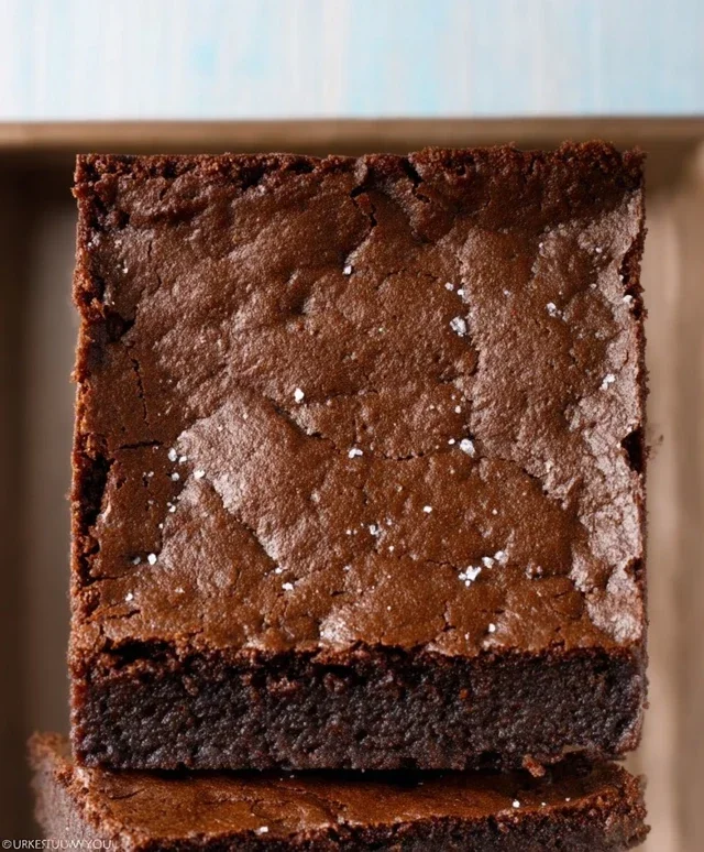 Easy Keto Brownies Made With Almond Flour