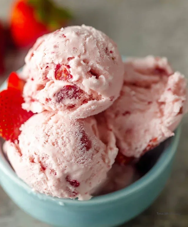 Homemade Strawberry Ice Cream